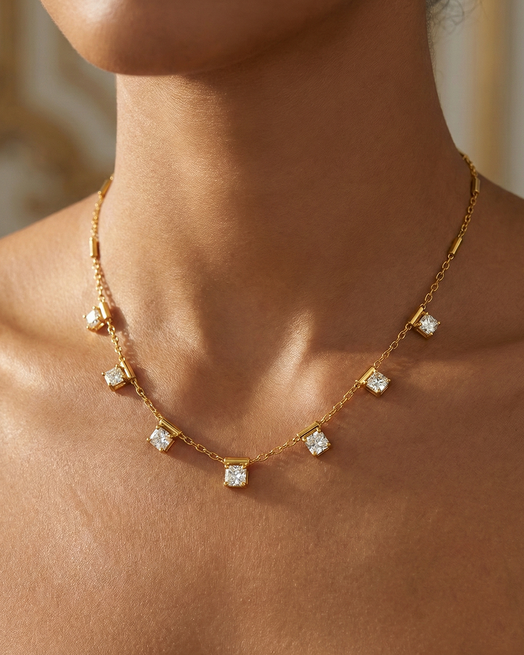 Explorez l'Évolution des Bijoux Tendance à Travers les Siècles