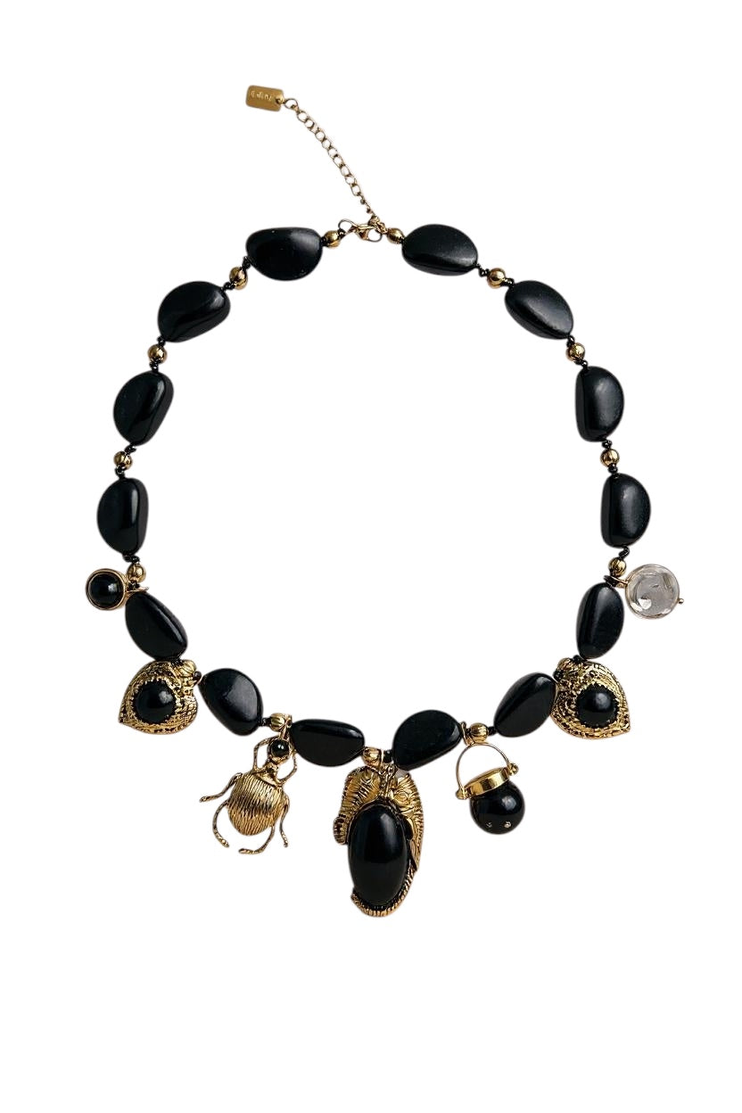 Collier Arcana