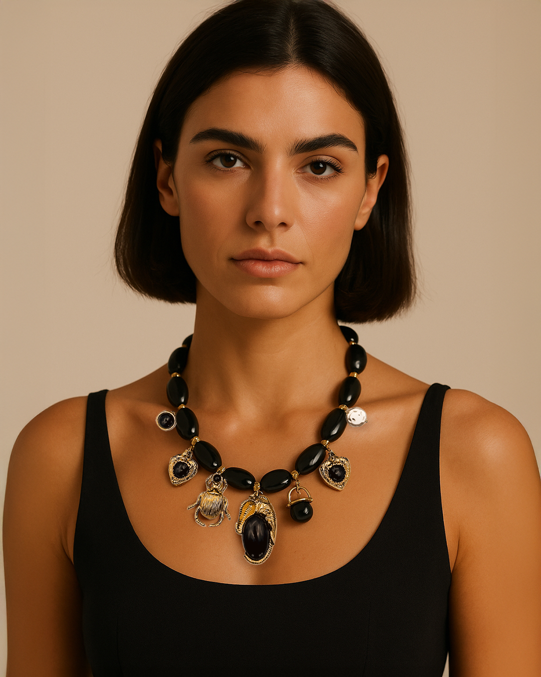 Collier Arcana